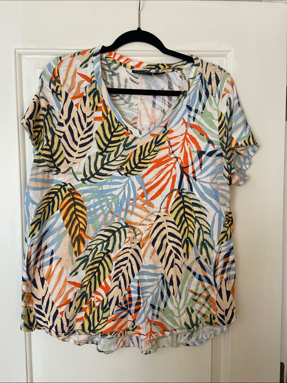 Tahari Tropical Leaf Print V-Neck Short Sleeve Tee in Blue, Green, Orange